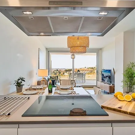 Fantastic Two Bedroom Apartment. * Фуенхірола