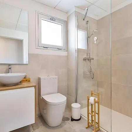 Fantastic Two Bedroom Apartment. *