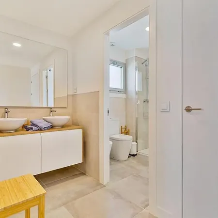 Fantastic Two Bedroom Apartment. *