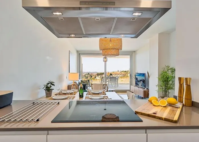 Fantastic Two Bedroom Apartment. * Fuengirola