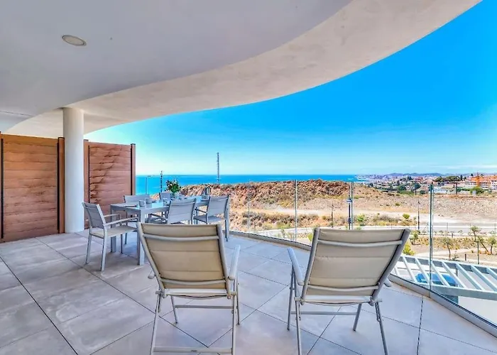 Fantastic Two Bedroom Apartment. * Fuengirola