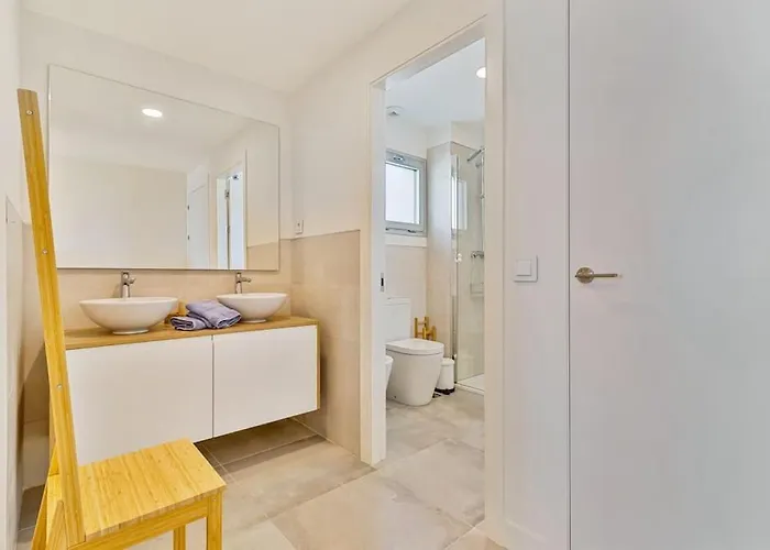 Fantastic Two Bedroom Apartment. *