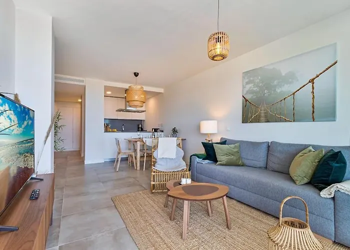 Fantastic Two Bedroom Apartment. Appartement *