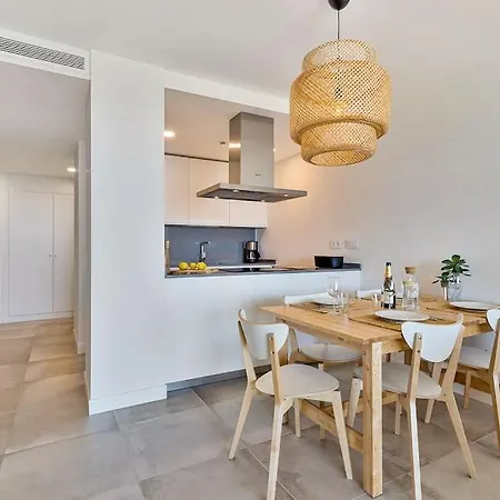 Fantastic Two Bedroom Apartment. פואנגירולה